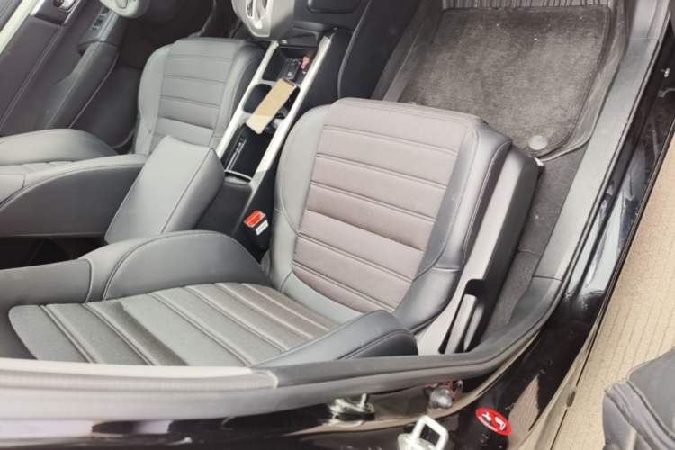 Used Honda CR-V 2021 240TURBO CVT Two-Wheel Drive Urban Edition Right Front Seat