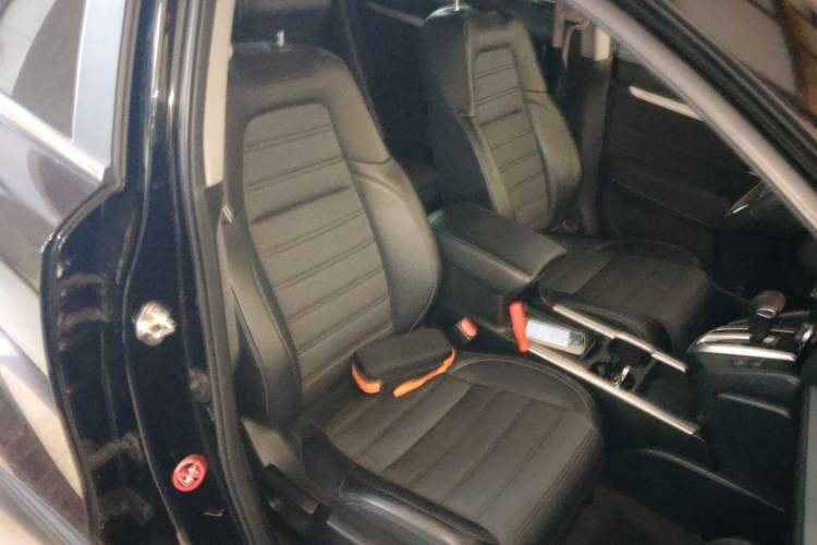 Used Honda CR-V 2021 240TURBO CVT Two-Wheel Drive Urban Edition Right Front Seat