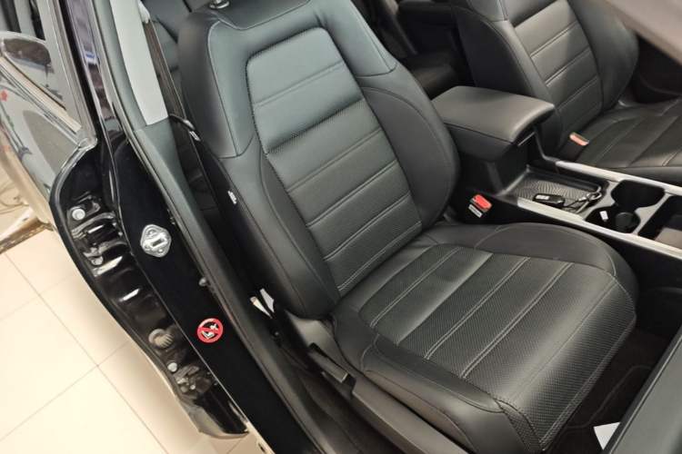Used Honda CR-V 2021 240TURBO CVT Two-Wheel Drive Urban Edition Right Front Seat