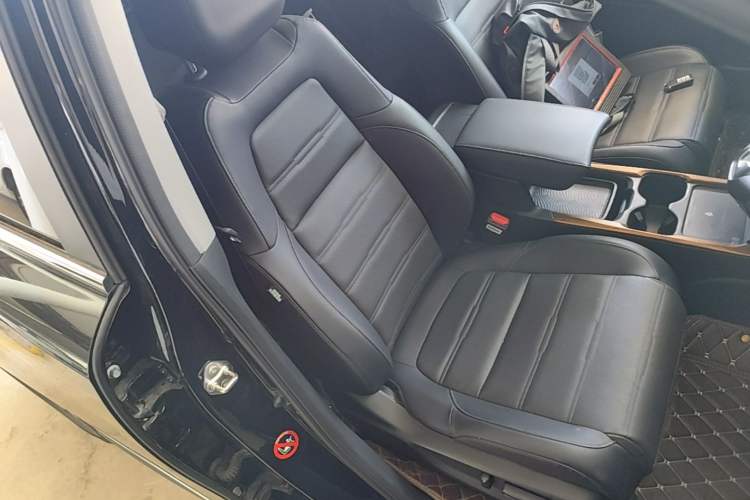 Used Honda CR-V 2021 240TURBO CVT 2WD Fashion Edition Right Front Seat