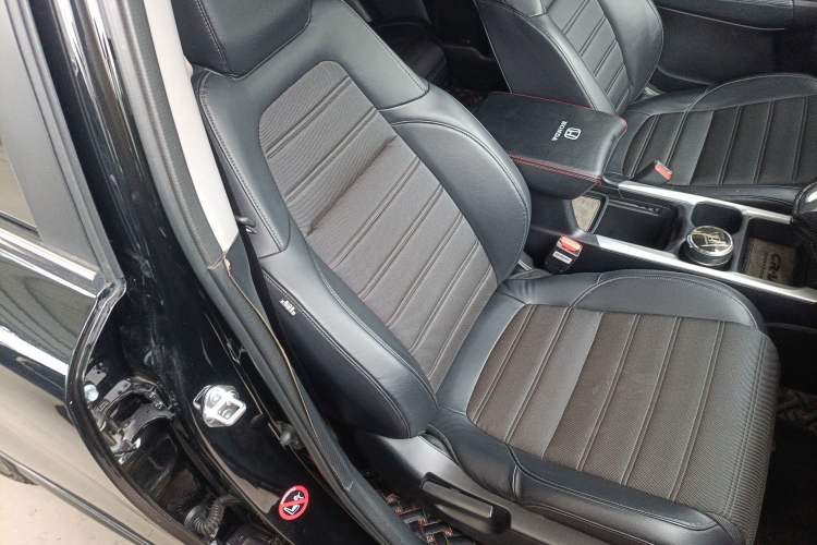 Used Honda CR-V 2021 240TURBO CVT Two-Wheel Drive Urban Edition Right Front Seat