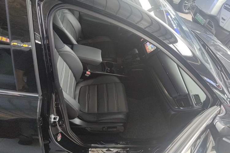Used Honda CR-V 2021 240TURBO CVT 2WD Black Jazz Edition Right Front Seat
