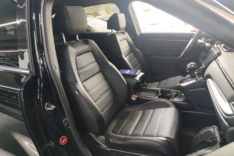 Used Honda CR-V 2021 240TURBO CVT 2WD Black Jazz Edition Right Front Seat