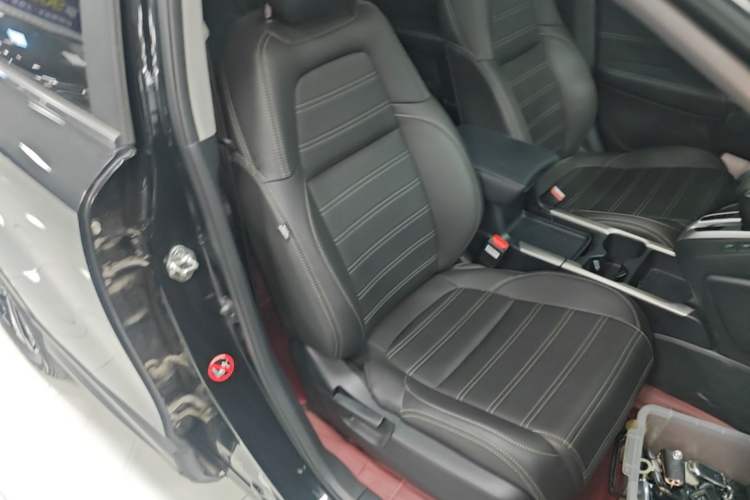 Used Honda CR-V 2021 240TURBO CVT Two-Wheel Drive Urban Edition Right Front Seat