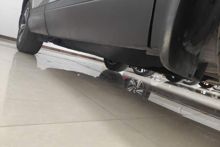 Used Honda CR-V 2021 240TURBO CVT 2WD Comfort Version Right Side Sill