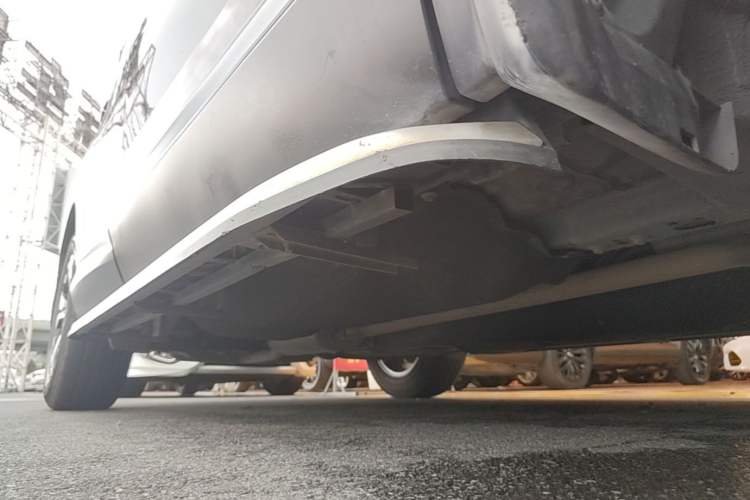 Used Honda CR-V 2021 240TURBO CVT 2WD Comfort Version Right Side Sill