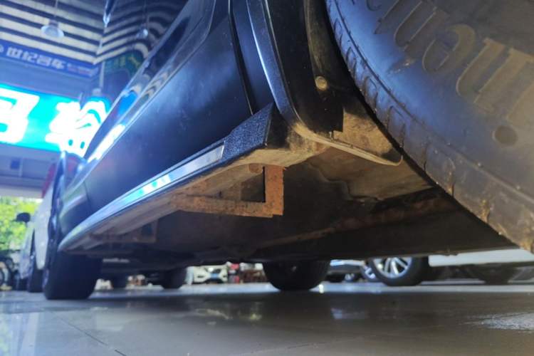 Used Honda CR-V 2021 240TURBO CVT 2WD Black Jazz Edition Right Side Sill
