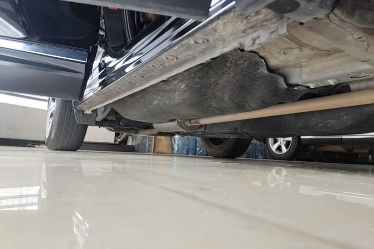 Used Honda CR-V 2021 240TURBO CVT 2WD Fashion Edition Right Side Sill