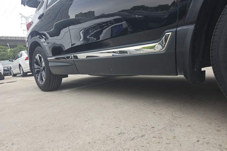 Used Honda CR-V 2021 240TURBO CVT 2WD Comfort Version Right Side Sill