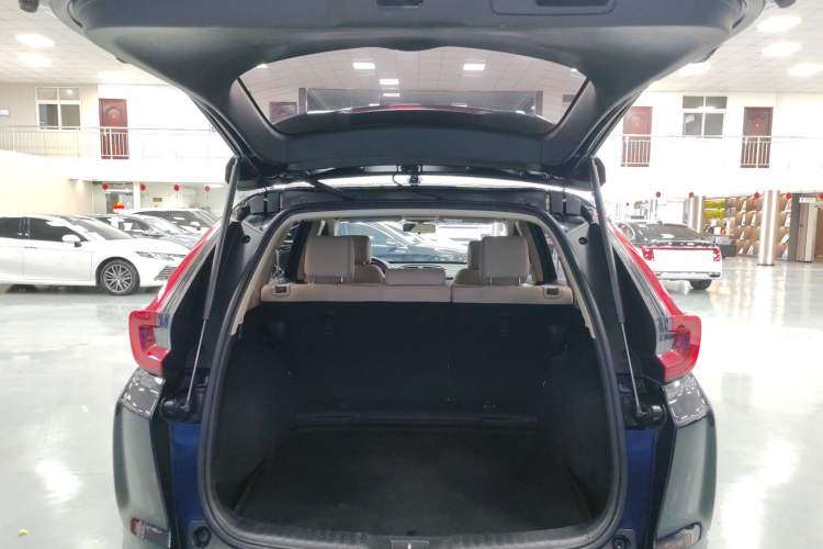 Used Honda CR-V 2021 240TURBO CVT 2WD Comfort Version Trunk