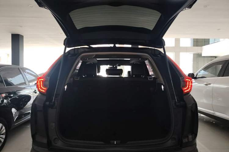 Used Honda CR-V 2021 240TURBO CVT 2WD Comfort Version Trunk
