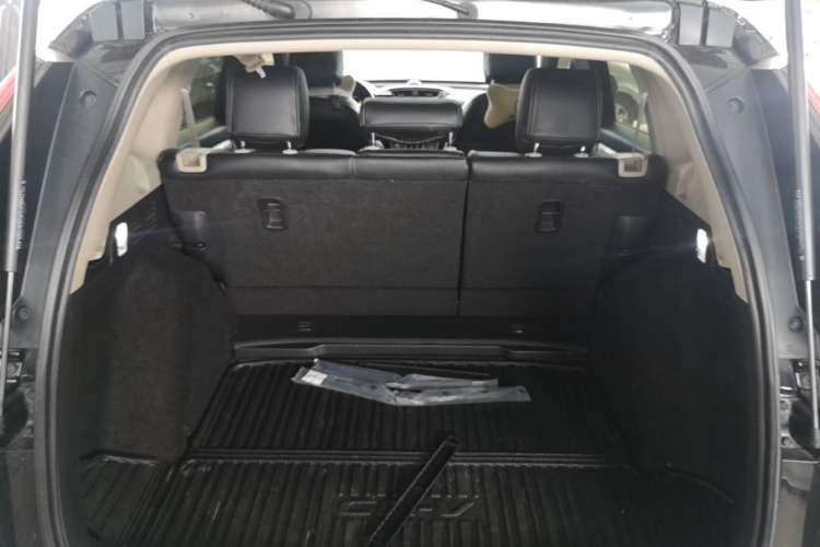 Used Honda CR-V 2021 240TURBO CVT 2WD Comfort Version Trunk