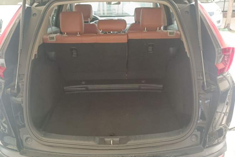 Used Honda CR-V 2021 240TURBO CVT 2WD Comfort Version Trunk