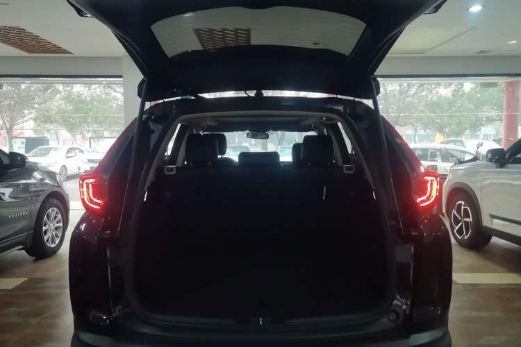 Used Honda CR-V 2021 240TURBO CVT 2WD Comfort Version Trunk