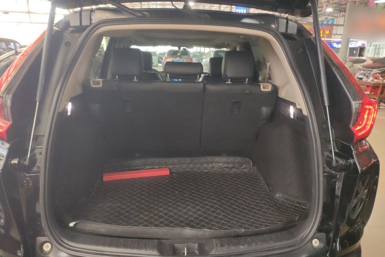 Used Honda CR-V 2021 240TURBO CVT 2WD Comfort Version Trunk