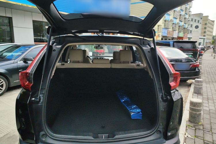 Used Honda CR-V 2021 240TURBO CVT 2WD Comfort Version Trunk