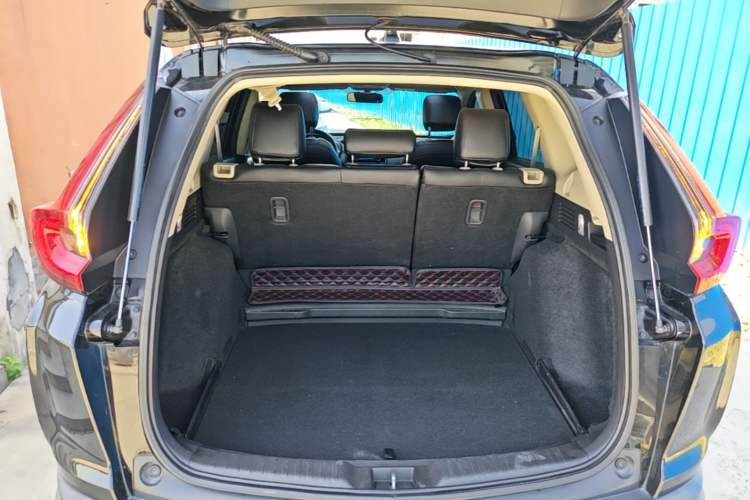 Used Honda CR-V 2021 240TURBO CVT 2WD Comfort Version Trunk