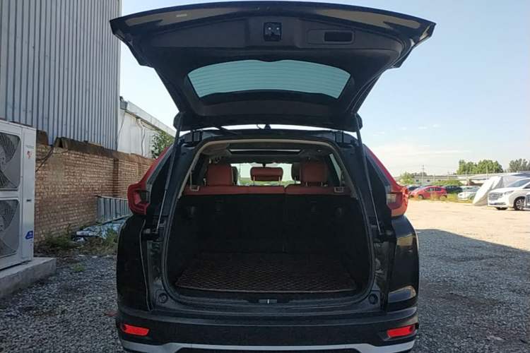 Used Honda CR-V 2021 240TURBO CVT 2WD Comfort Version Trunk