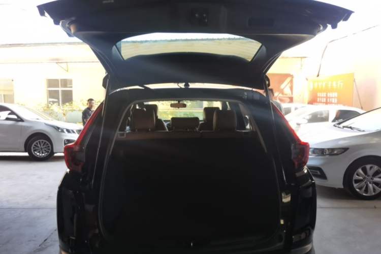 Used Honda CR-V 2021 240TURBO CVT 2WD Comfort Version Trunk