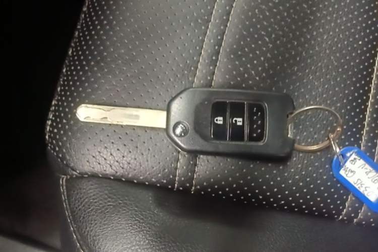 Used Honda CR-V 2021 240TURBO CVT 2WD Comfort Version Vehicle Key