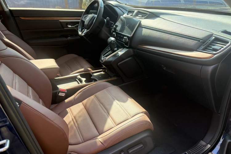 Used Honda CR-V 2021 240TURBO CVT 2WD Fashion Edition Interior 3