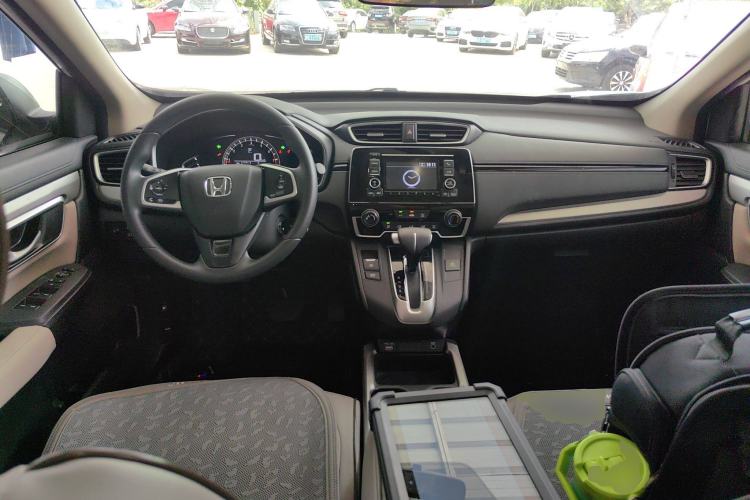 Used Honda CR-V 2021 240TURBO CVT 2WD Comfort Version Center Console