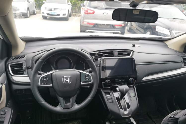 Used Honda CR-V 2021 240TURBO CVT 2WD Comfort Version Center Console