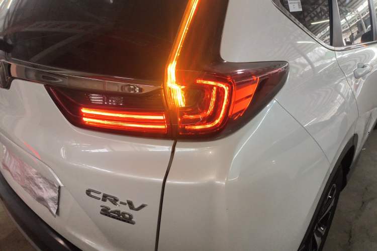 Used Honda CR-V 2021 240TURBO CVT 2WD Comfort Version Exterior 3