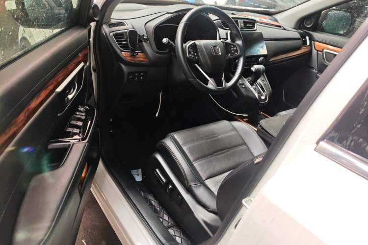 Used Honda CR-V 2021 240TURBO CVT 2WD Fashion Edition Interior 3