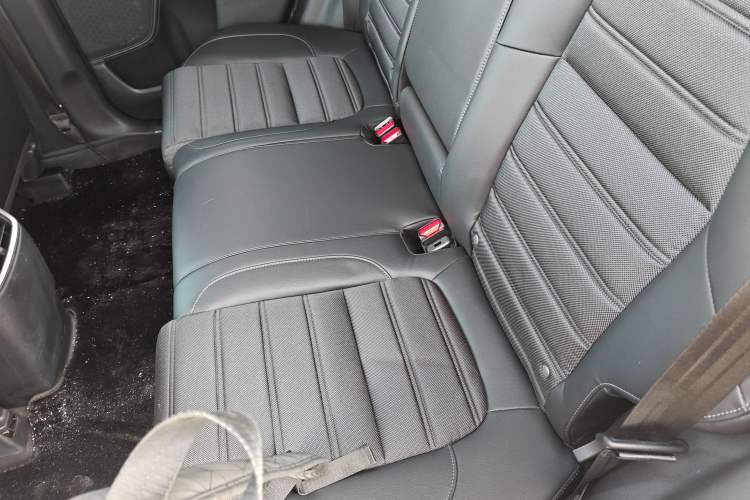 Used Honda CR-V 2021 240TURBO CVT Two-Wheel Drive Urban Edition Interior 4