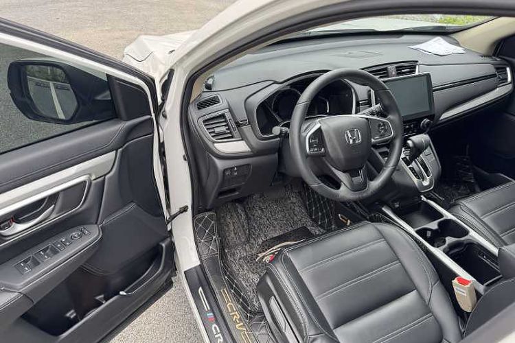 Used Honda CR-V 2021 240TURBO CVT 2WD Comfort Version Interior 5