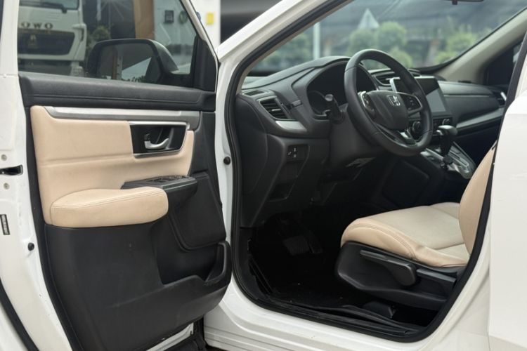 Used Honda CR-V 2021 240TURBO CVT 2WD Comfort Version Interior 9