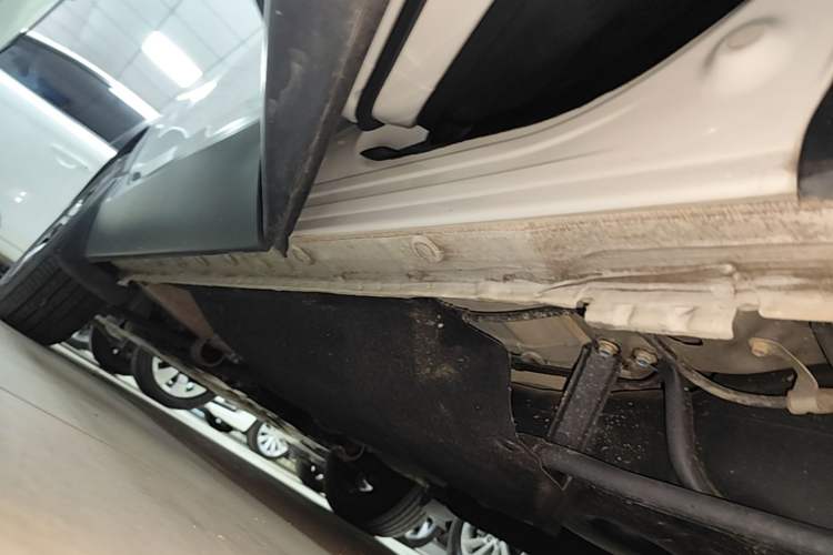 Used Honda CR-V 2021 240TURBO CVT 2WD Comfort Version Left Side Sill