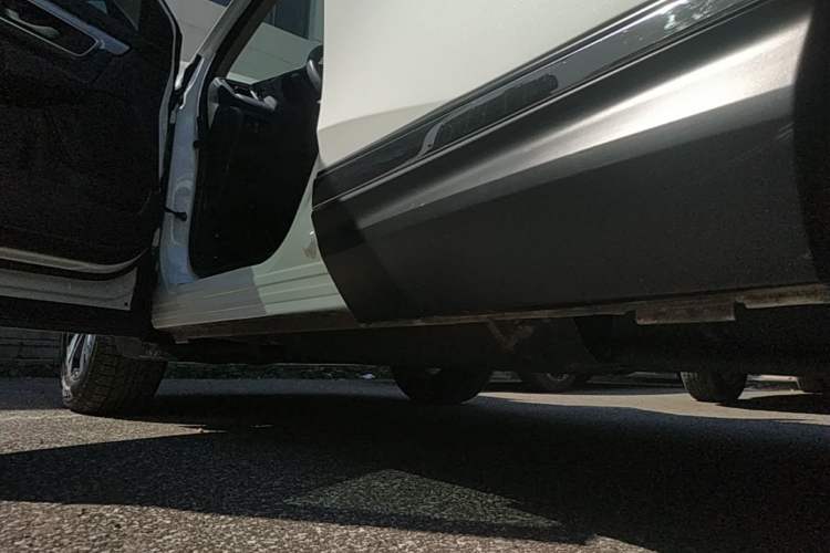 Used Honda CR-V 2021 240TURBO CVT 2WD Comfort Version Left Side Sill