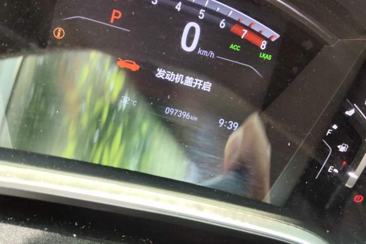 Used Honda CR-V 2021 240TURBO CVT Two-Wheel Drive Urban Edition Odometer Close Up