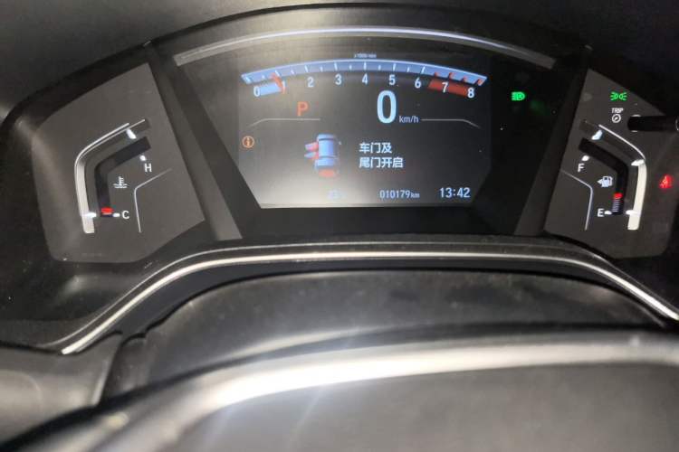 Used Honda CR-V 2021 240TURBO CVT 2WD Fashion Edition Odometer Close Up