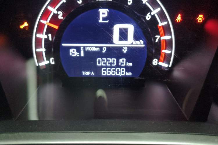 Used Honda CR-V 2021 240TURBO CVT 2WD Comfort Version Odometer Close Up