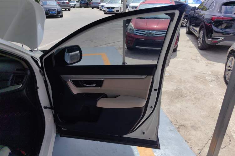Used Honda CR-V 2021 240TURBO CVT 2WD Comfort Version Right Front Door Interior