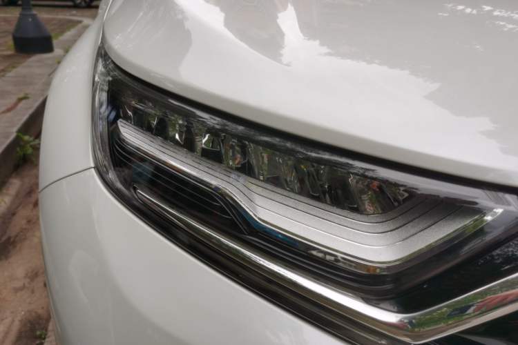 Used Honda CR-V 2021 240TURBO CVT 2WD Fashion Edition Right Front Headlight