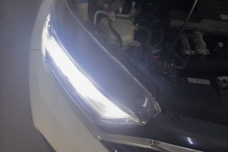 Used Honda CR-V 2021 240TURBO CVT 2WD Fashion Edition Right Front Headlight