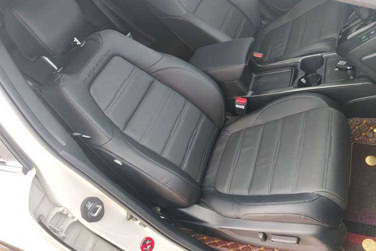 Used Honda CR-V 2021 240TURBO CVT 2WD Black Jazz Edition Right Front Seat
