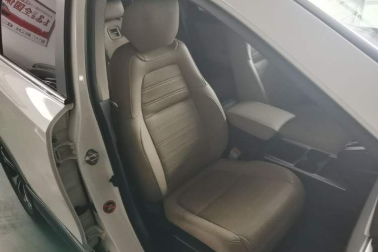 Used Honda CR-V 2021 240TURBO CVT 2WD Comfort Version Right Front Seat