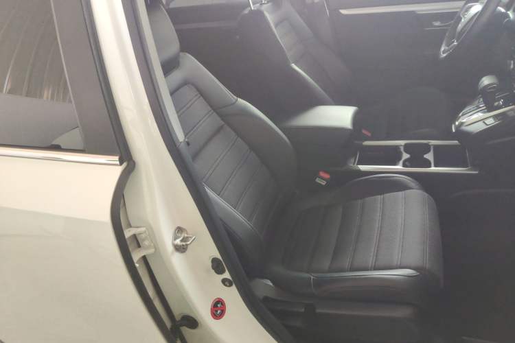 Used Honda CR-V 2021 240TURBO CVT Two-Wheel Drive Urban Edition Right Front Seat