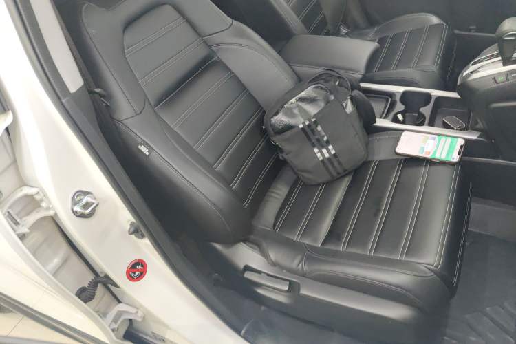 Used Honda CR-V 2021 240TURBO CVT Two-Wheel Drive Urban Edition Right Front Seat