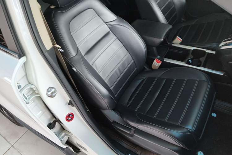 Used Honda CR-V 2021 240TURBO CVT 2WD Comfort Version Right Front Seat