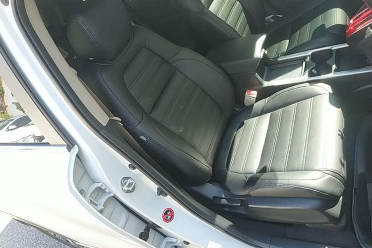 Used Honda CR-V 2021 240TURBO CVT 2WD Comfort Version Right Front Seat