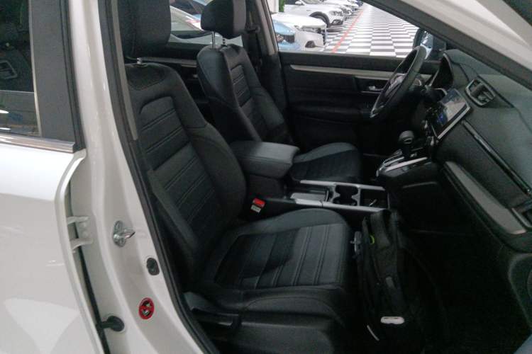 Used Honda CR-V 2021 240TURBO CVT Two-Wheel Drive Urban Edition Right Front Seat