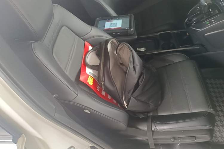 Used Honda CR-V 2021 240TURBO CVT 2WD Black Jazz Edition Right Front Seat