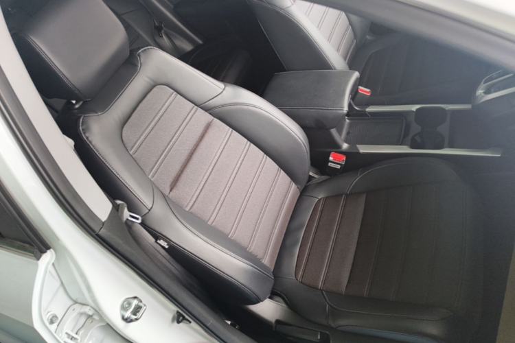 Used Honda CR-V 2021 240TURBO CVT Two-Wheel Drive Urban Edition Right Front Seat