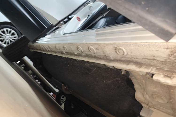 Used Honda CR-V 2021 240TURBO CVT 2WD Comfort Version Right Side Sill